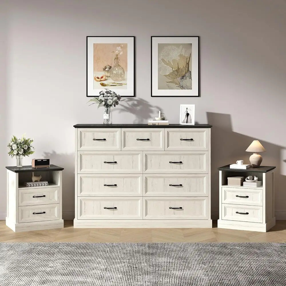 Three Piece Bedroom Set With Nightstands And Dresser