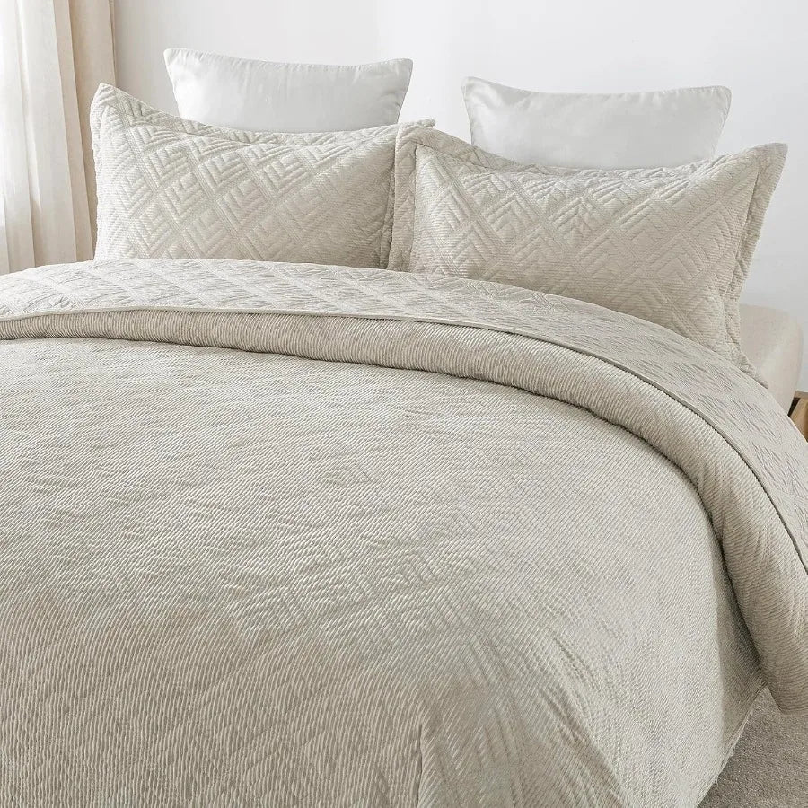 Queen Size Bedspread Quilt Set 3 Piece Embroidered Corduroy Lightweight Warm All Season Bedding Coverlet in Greyish White
