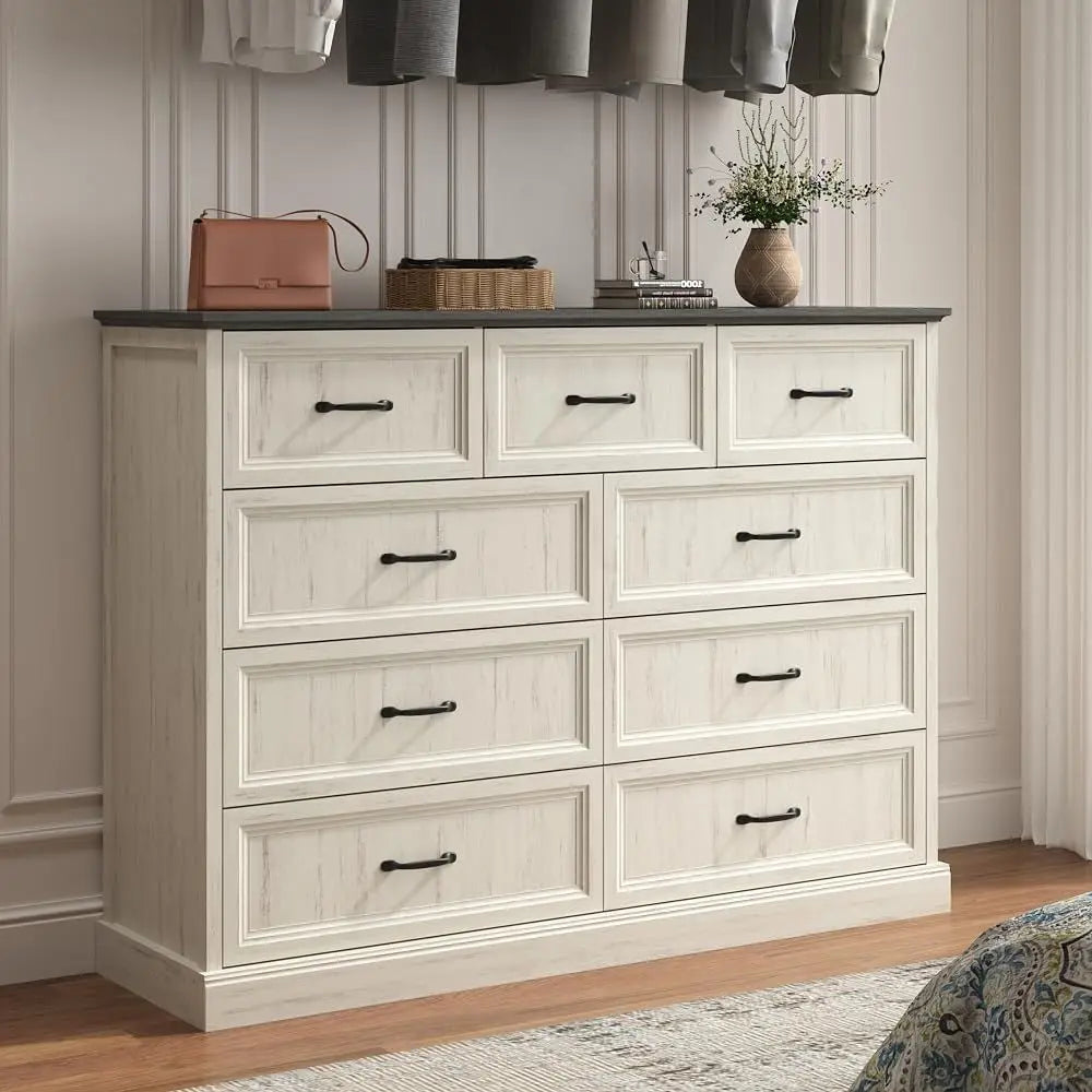 Three Piece Bedroom Set With Nightstands And Dresser