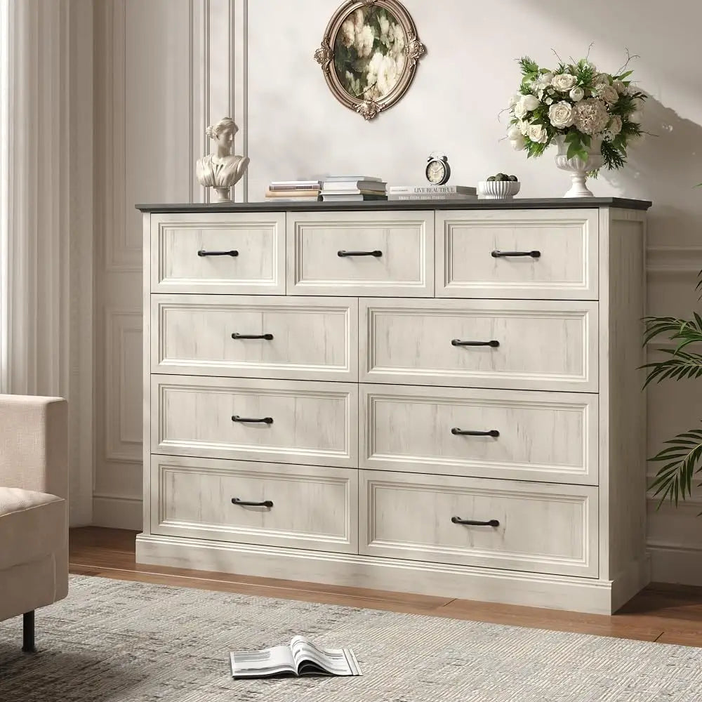 Three Piece Bedroom Set With Nightstands And Dresser
