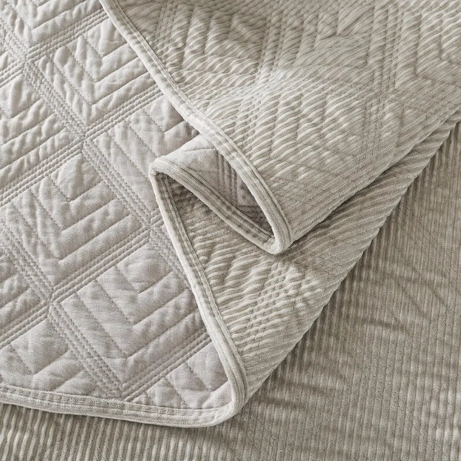 Queen Size Bedspread Quilt Set 3 Piece Embroidered Corduroy Lightweight Warm All Season Bedding Coverlet in Greyish White
